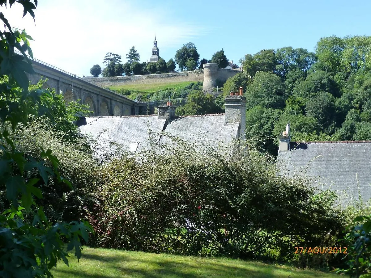 Le Logis De La Cour De Bretagne Au Port De Dinan Lanvallay France
