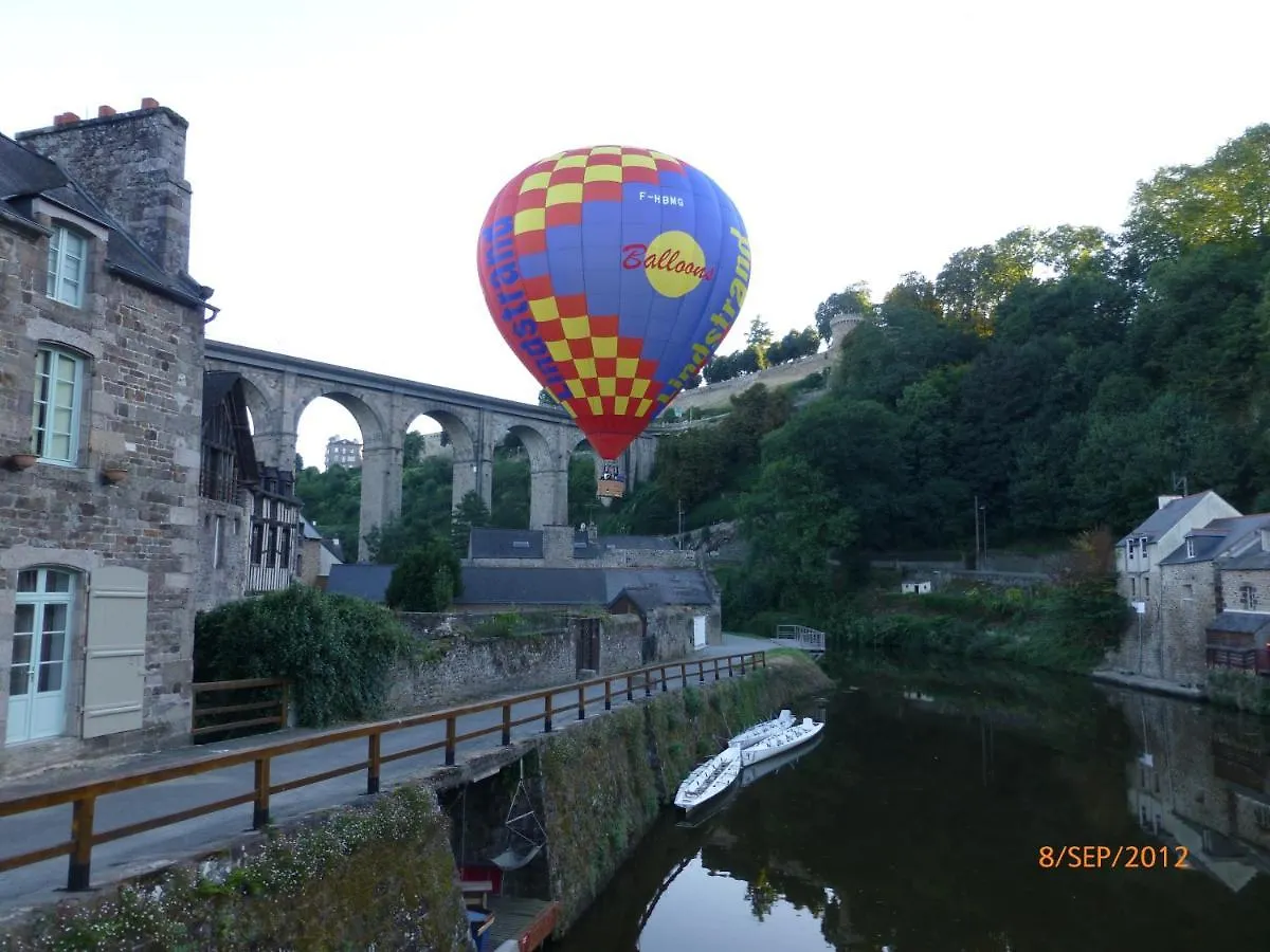 Le Logis De La Cour De Bretagne Au Port De Dinan Lanvallay 0*,